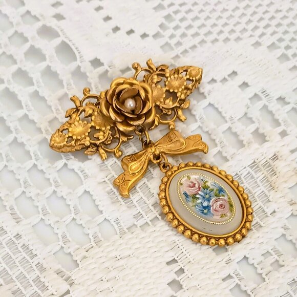 Vintage Flower Cameo Bow Pin Bouquet Pearl Oval Gold Tone Drop Statement Brooch - Picture 3 of 5